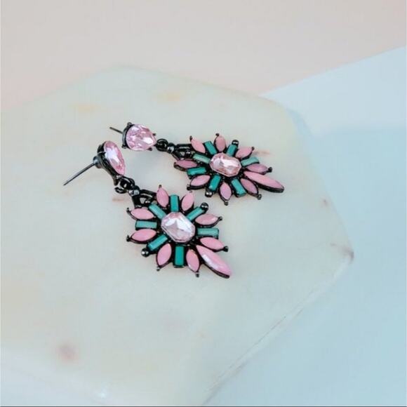Crystal flower drop statement earrings pink & blue - Picture 3 of 5
